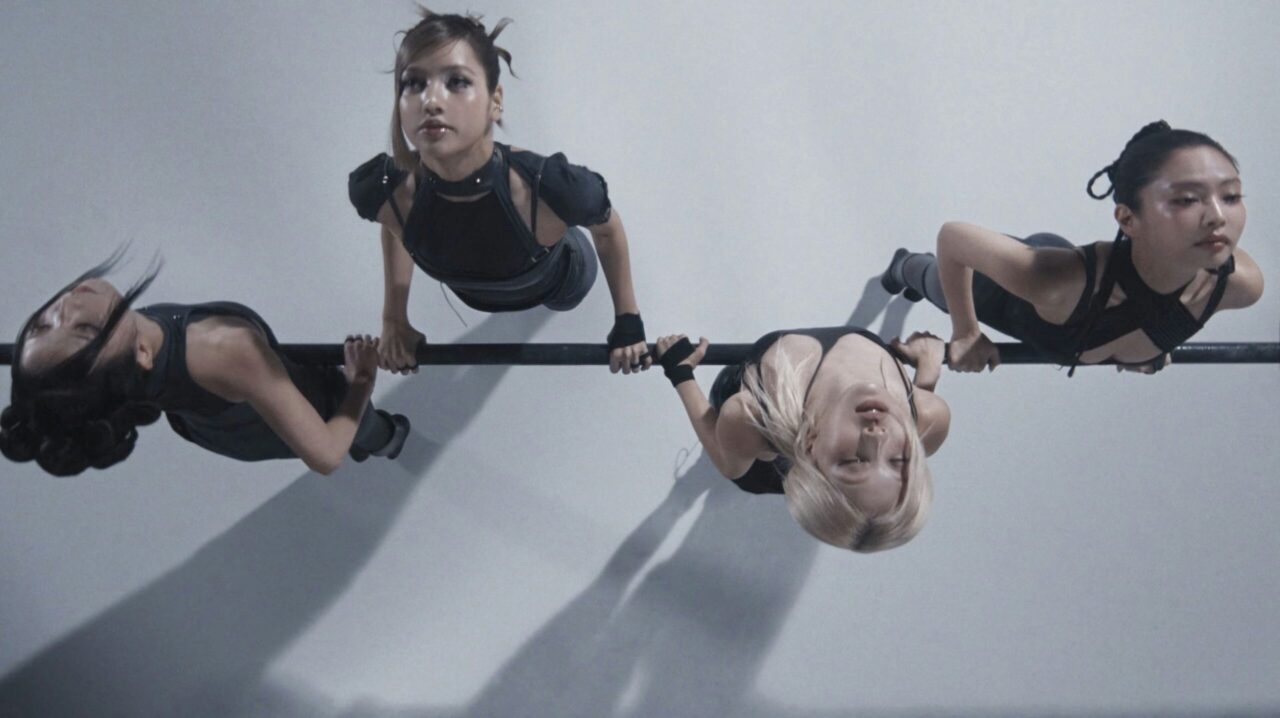 Surpresa K-pop: Jennie, Jisoo, Lisa e Rosé creditadas em "GO" do BLACKPINK!