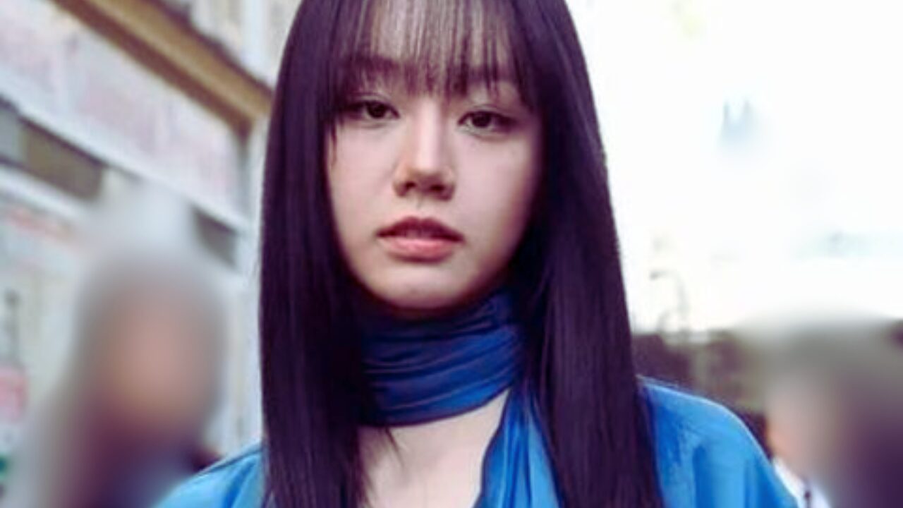 Hyeri na PFW: Ousadia azul que dividiu a internet!